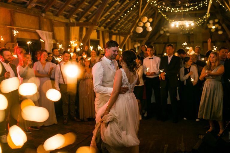 Hochzeitstanz mit Wunderkerzen