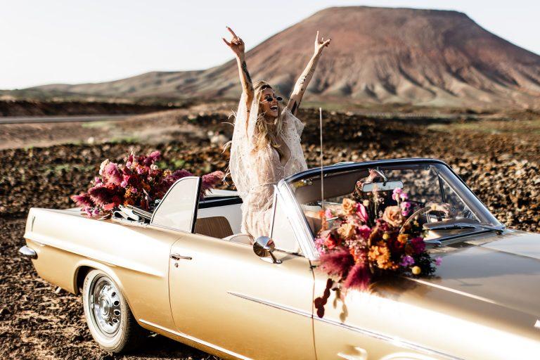 Hochzeit feiern auf Fuerteventura mit Brautkleid von Sedomir Rodriguez de la Sierra