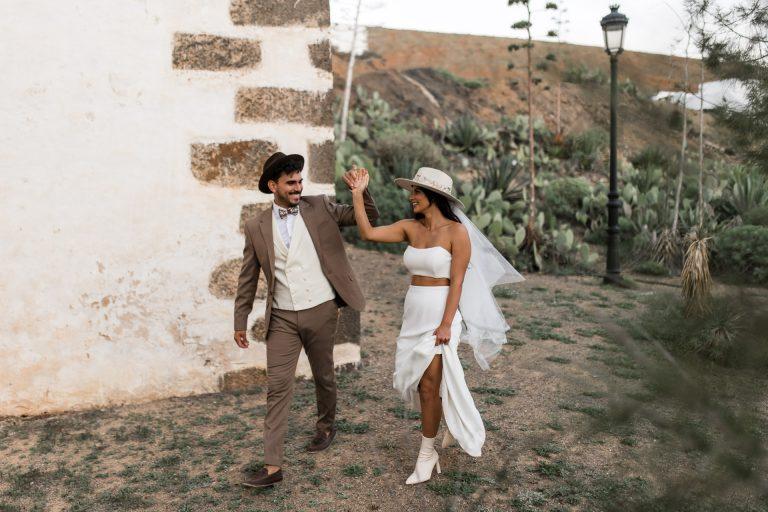After-Wedding -Shooting auf Fuerteventura mit Brautkleid von geymabodas