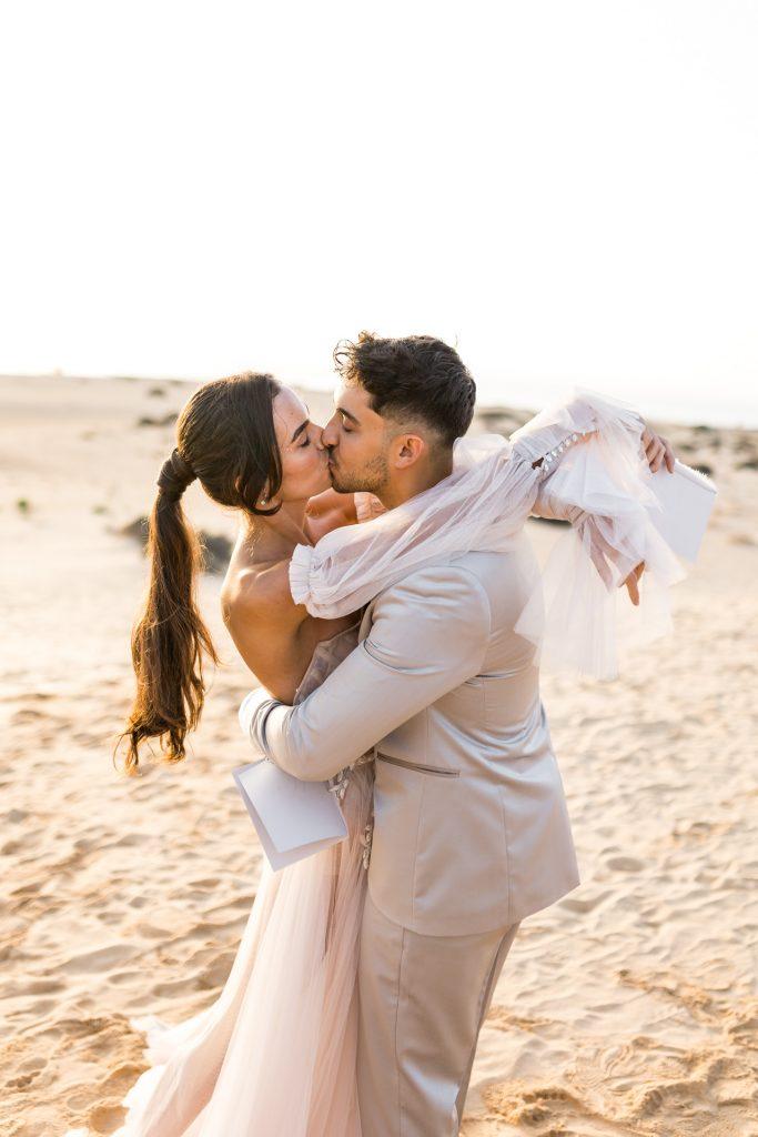 Elopement auf Mallorca mit Brautkleid von Berta