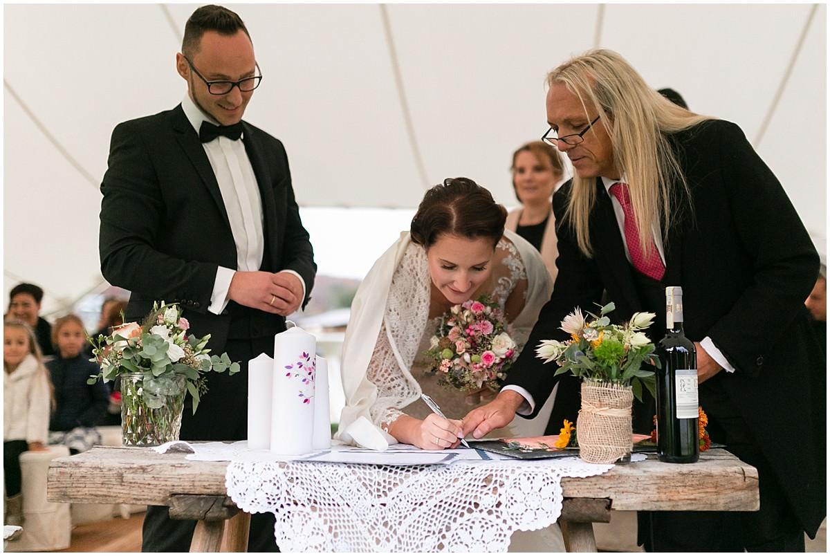 Freie Trauung bei einer Herbsthochzeit im Ostalbkreis