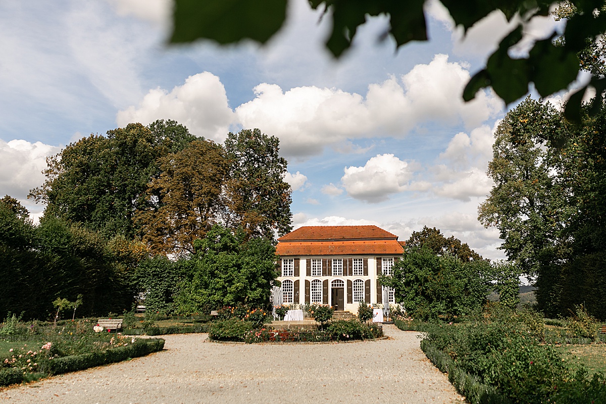 Hochzeitslocation Schloss Hohenstadt Abtsgmünd heiraten im Heckengarten