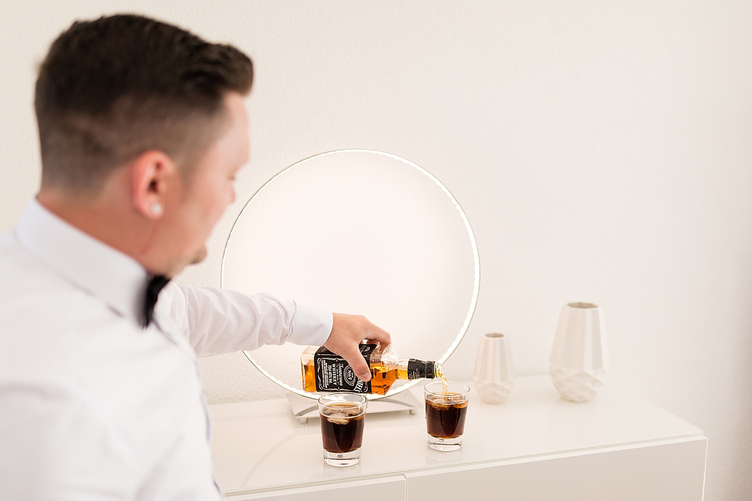 Getting Ready beim Bräutigam Zuhause