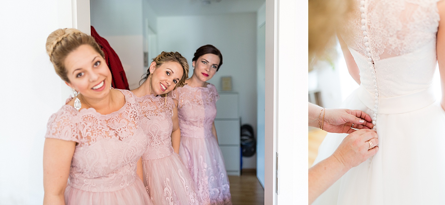 Hübsche Brautjungfern beim Getting Ready