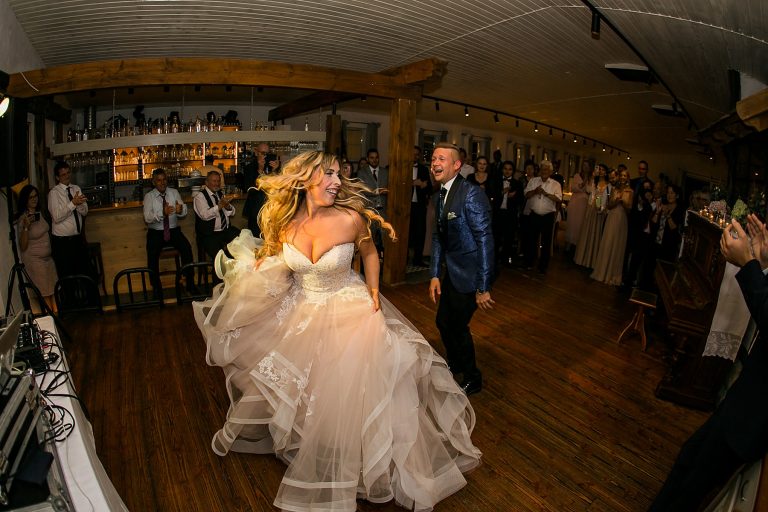 Hochzeitsparty mit Brautpaartanz bei der Scheunenwirtin