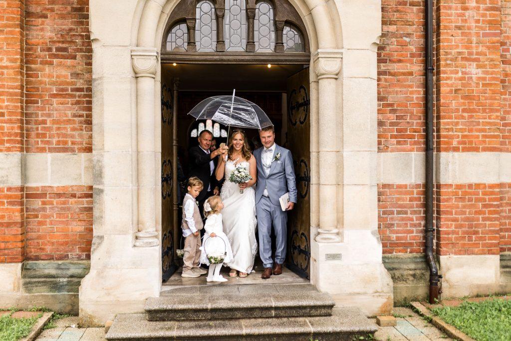 Schöne Regenschirme für Hochzeit