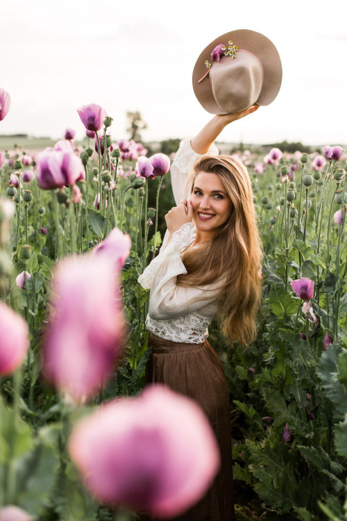 Fotoshooting in lila Mohnblumen in Öhringen