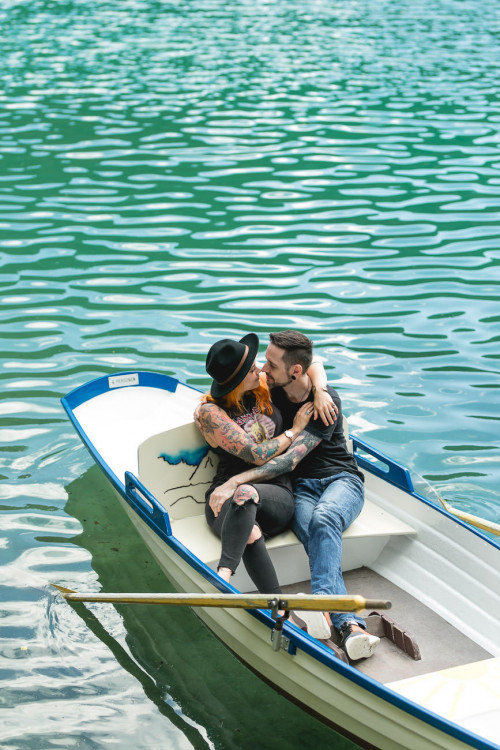 Paarshooting mit Ruderboot am Caumasee